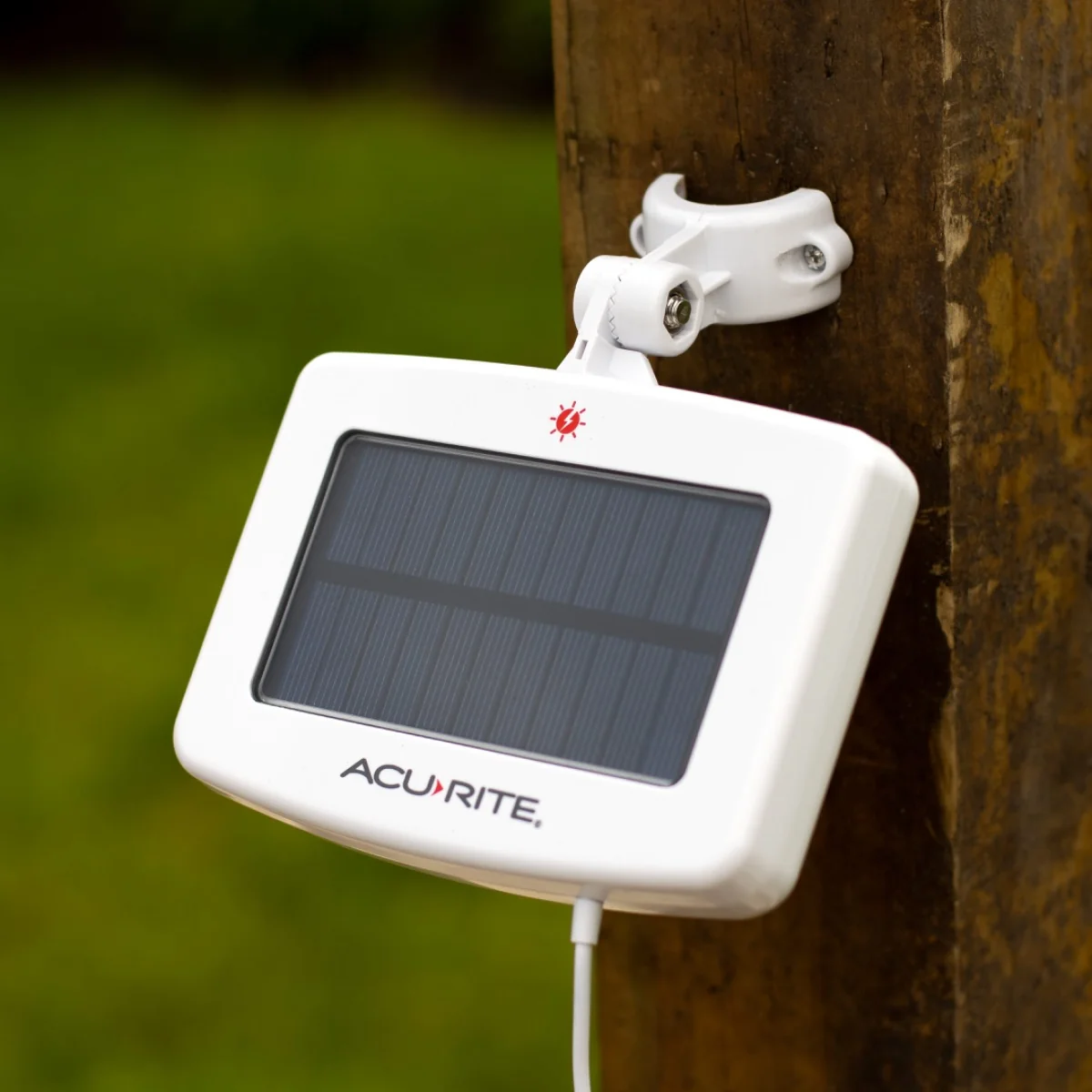 AcuRite Iris (5-in-1) Weather Station with Direct-To-Wi-Fi Display and Solar Power Pack - Image 9